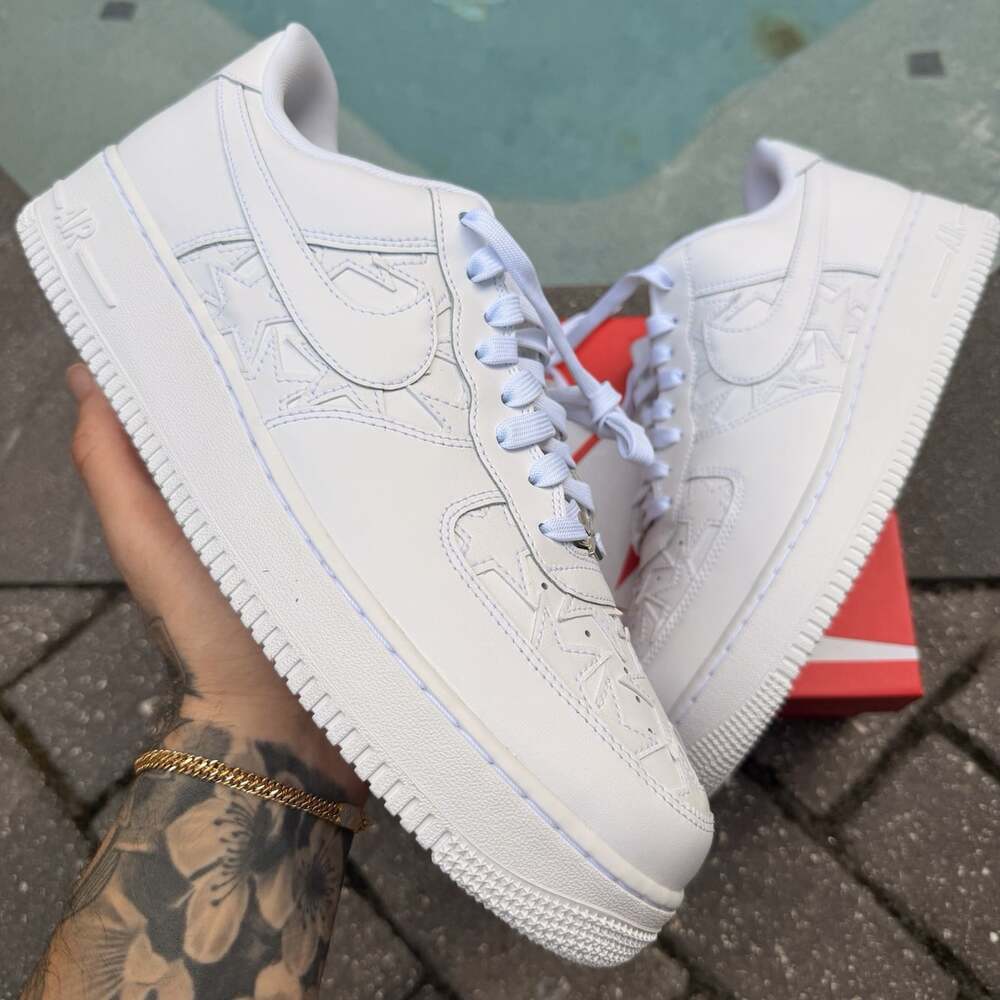 SIZE 13 - NIKE AIR FORCE 1 STARS TRIPLE WHITE LOW WHITE/WHITE IM5750100